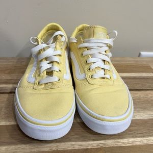 Women’s Vans, size 8.5. Like new condition!